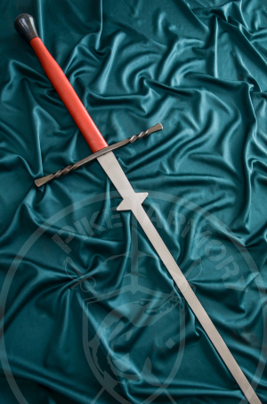 Flexible two-handed sword
