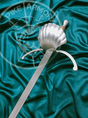 Shell hilt dagger 